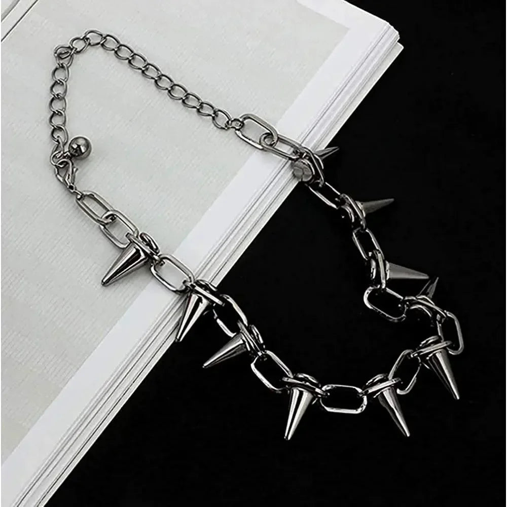 Punk spike chain Choker